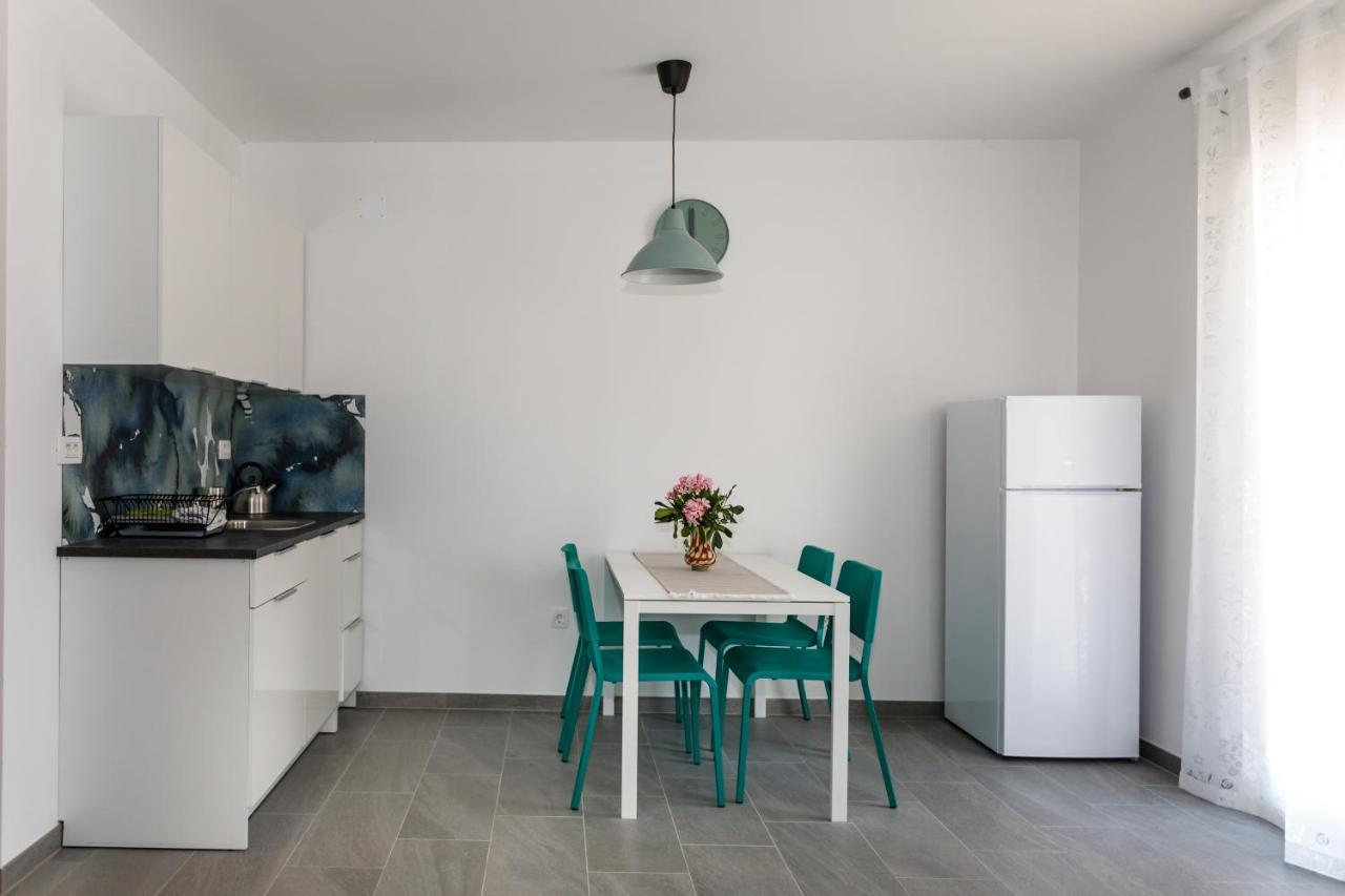 Golden Island Apartments Крк Экстерьер фото
