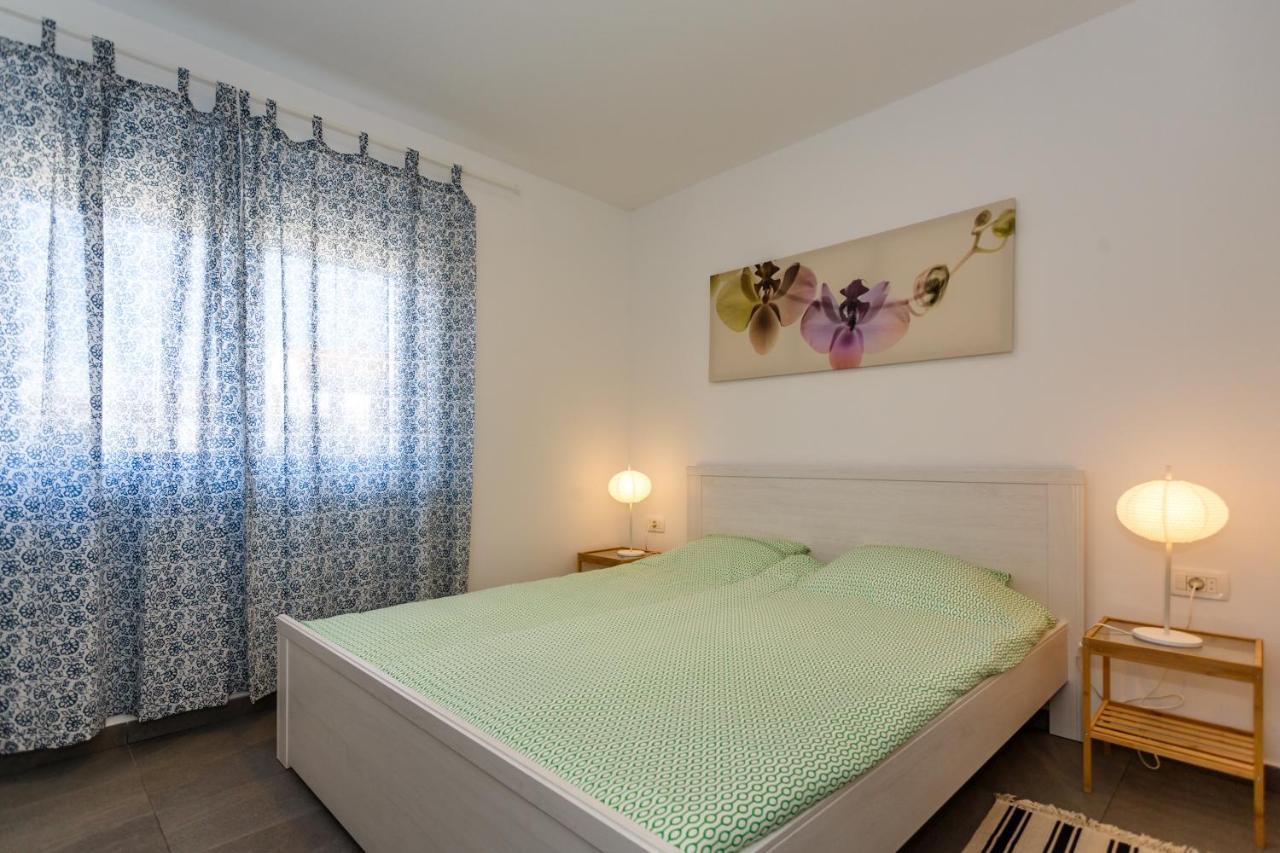Golden Island Apartments Крк Экстерьер фото