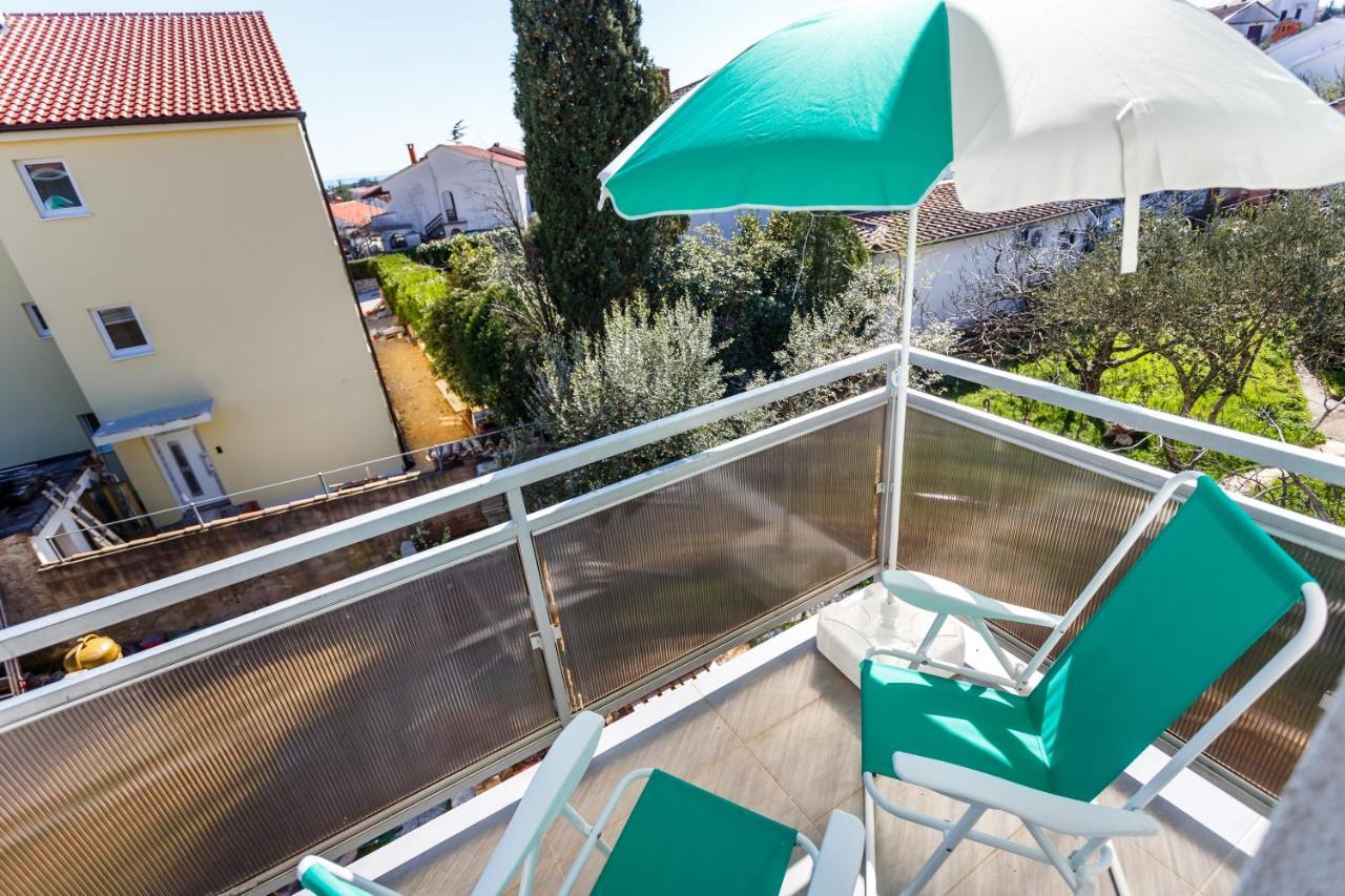 Golden Island Apartments Крк Экстерьер фото