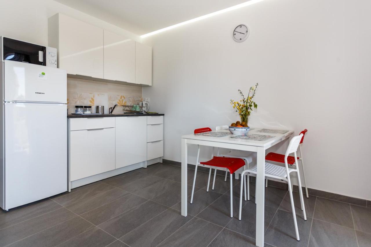 Golden Island Apartments Крк Экстерьер фото