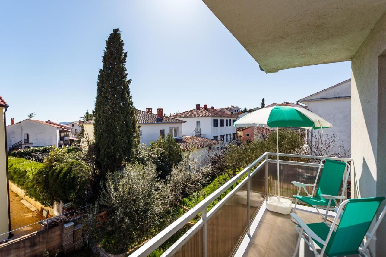 Golden Island Apartments Крк Экстерьер фото