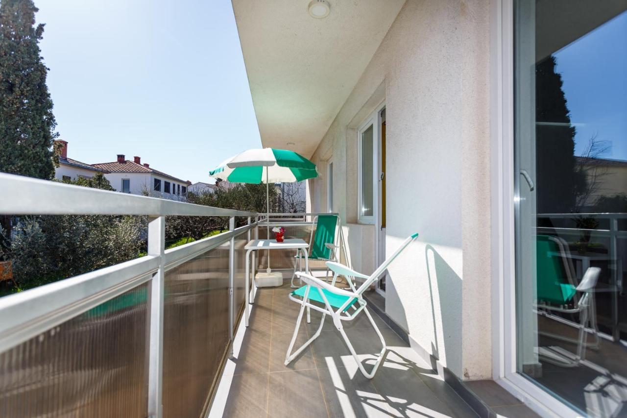 Golden Island Apartments Крк Экстерьер фото