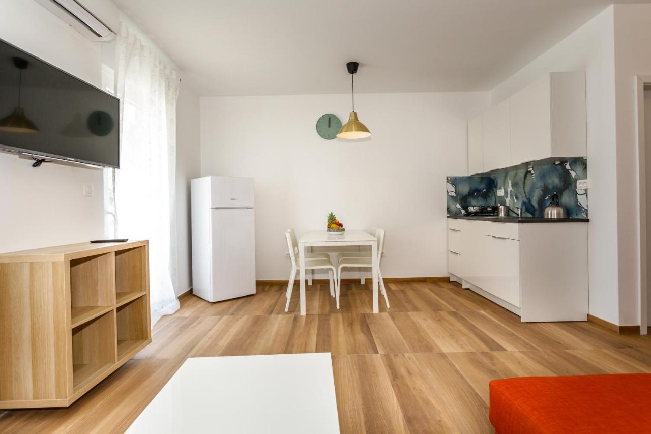 Golden Island Apartments Крк Экстерьер фото