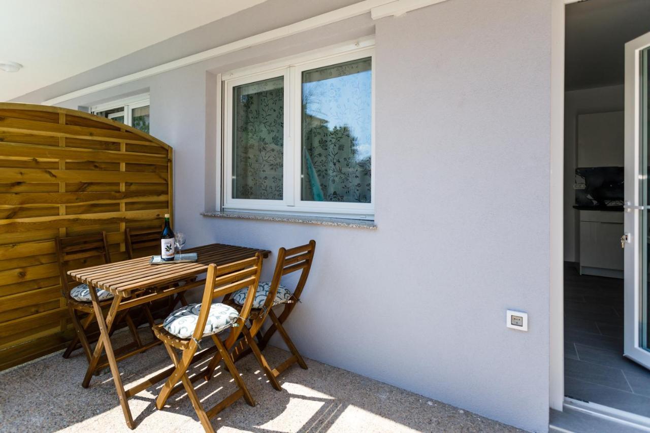 Golden Island Apartments Крк Экстерьер фото