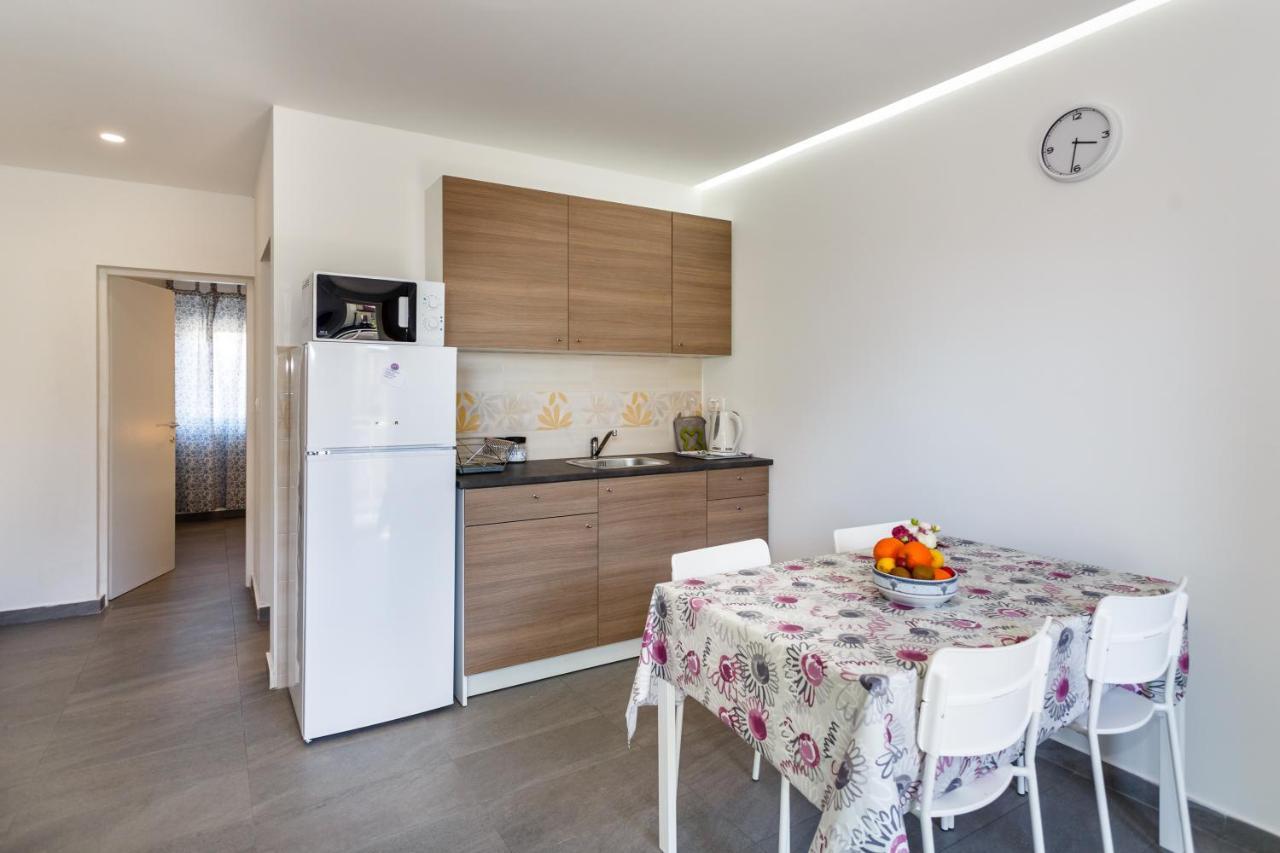 Golden Island Apartments Крк Экстерьер фото